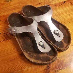 Birkenstock Gizeh Metallic Silver Sandals